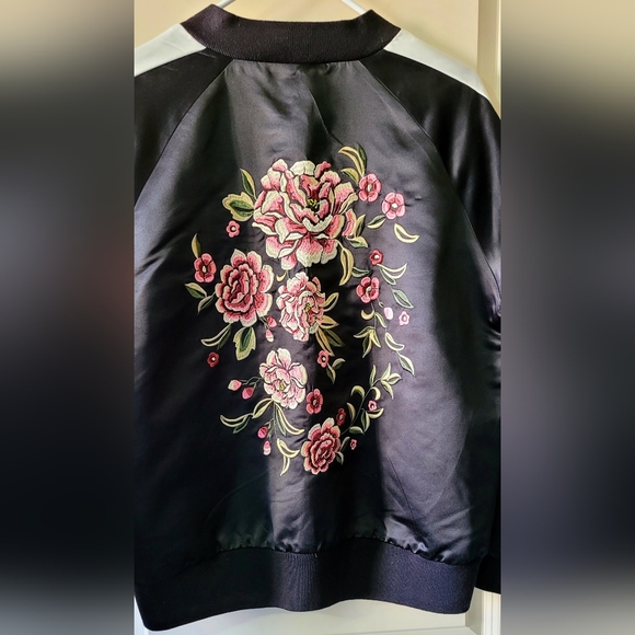 Forever 21 Bomber Jacket - Picture 4 of 9